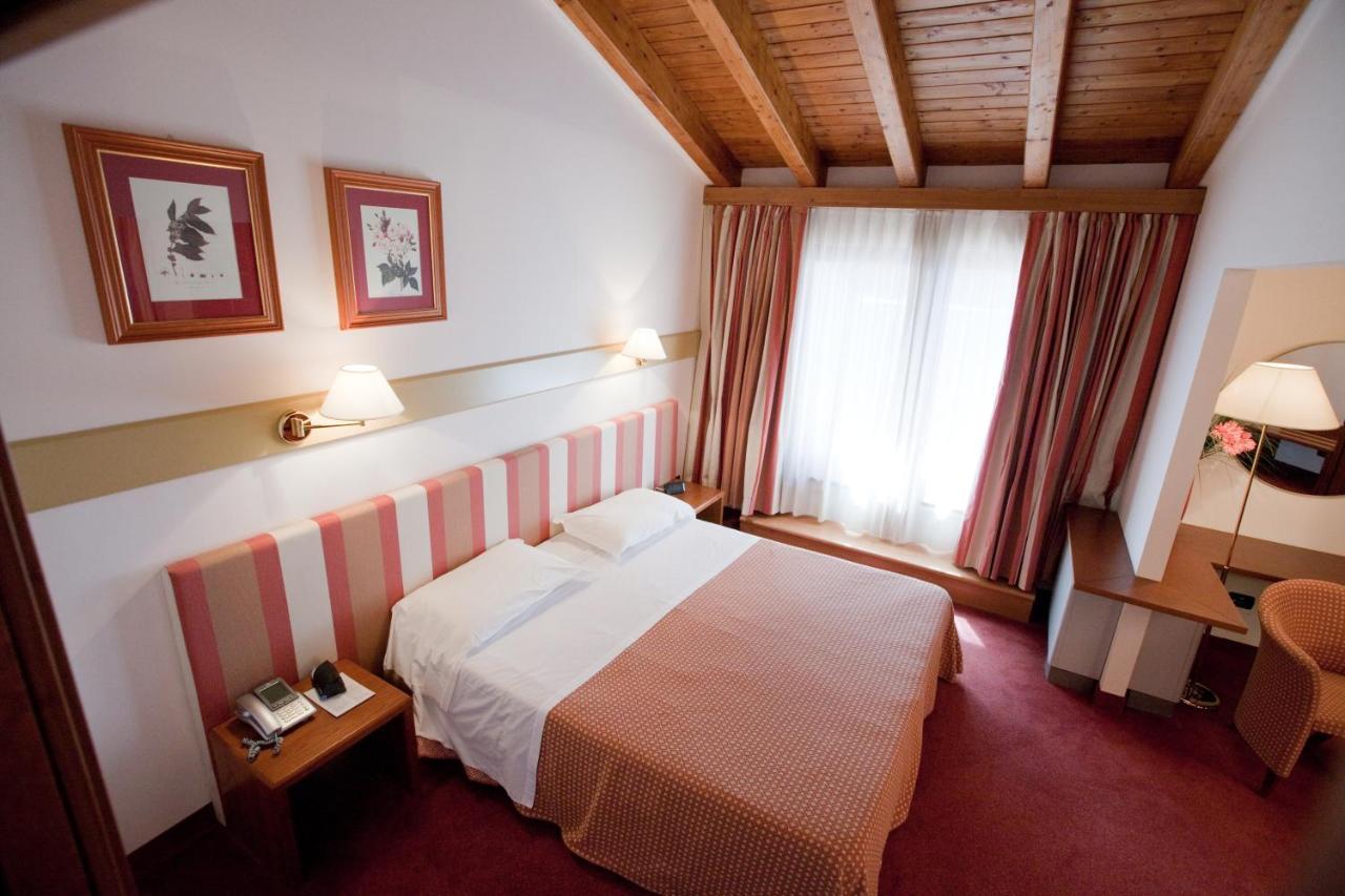 Eurohotel Palace Maniago Exterior foto