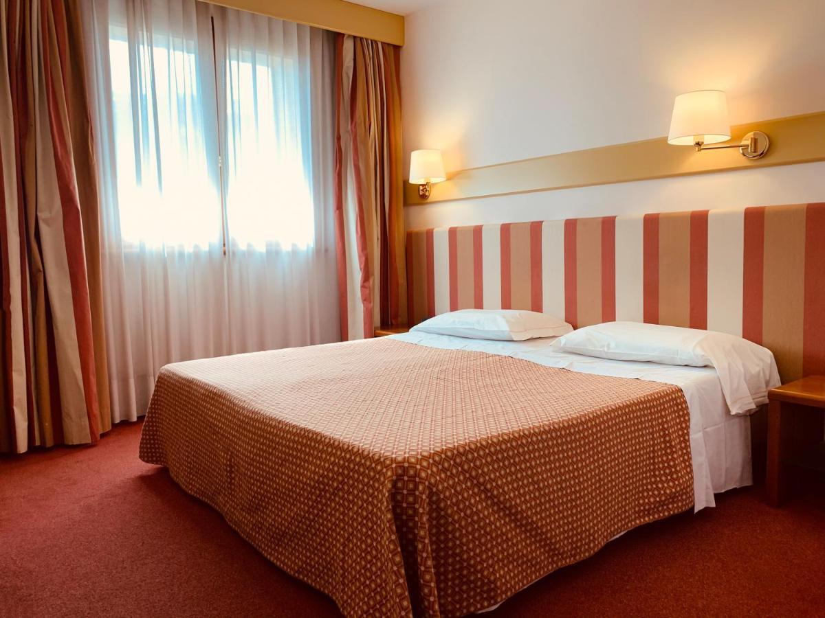 Eurohotel Palace Maniago Exterior foto